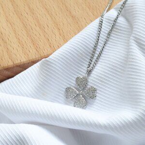 Kendra Scott - Clover - Silver White Crystal Short Pendant Necklace